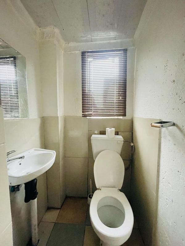 7 Bedroom Property for Sale in Orange Grove Eastern Cape